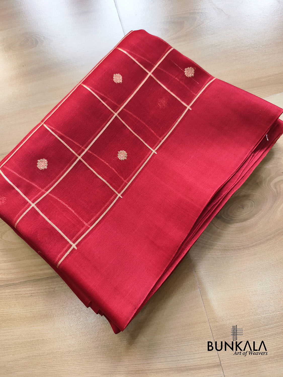 Blood Red Big Checks Handweaved Kadwa Buti Banarasi Pure Organza Silk Saree