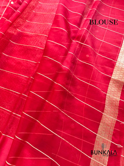 Blood Red Big Checks Handweaved Kadwa Buti Banarasi Pure Organza Silk Saree