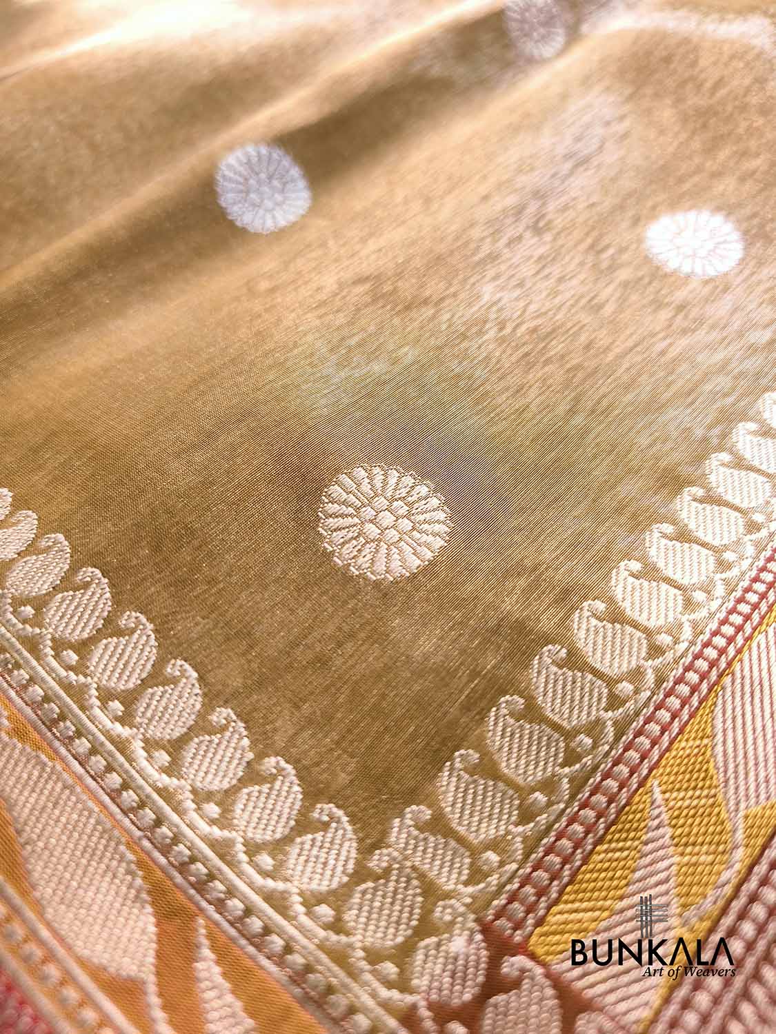 Beige Golden Multi Border Round Buti Kadwa Handweaved Banarasi Pure Tissue Silk Saree