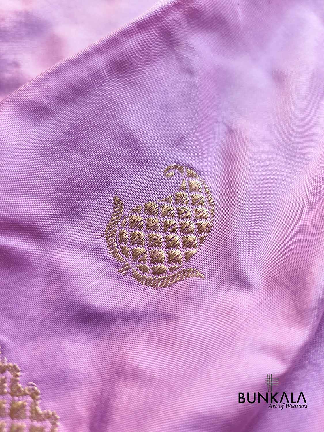 Lavender Ektara Designer Border Paisley Buta Kadwa Handloom Banarasi Pure Katan Silk Saree