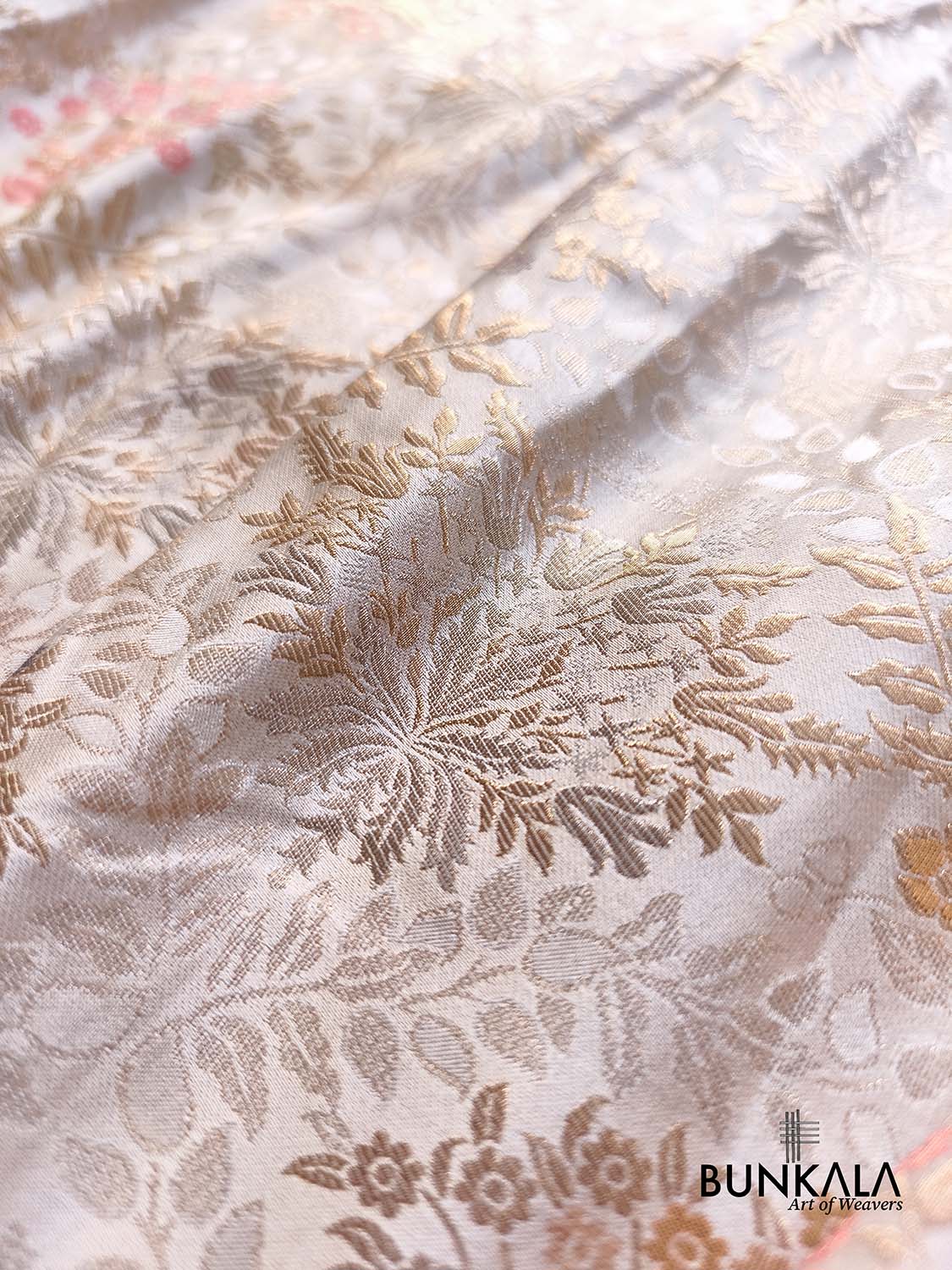 Ivory Brocade Floral Meenakari Weaved Banarasi Mashru Silk Saree