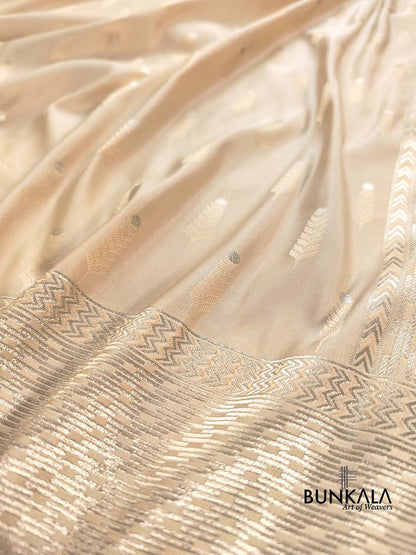 Beige Mashru Silk Jamewar Weaved Soft Mashru Silk Allover Buti Banarasi Saree