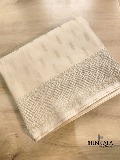 Beige Mashru Silk Jamewar Weaved Soft Mashru Silk Allover Buti Banarasi Saree