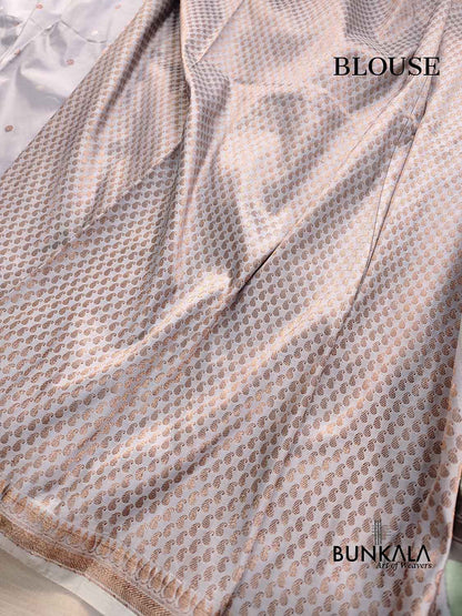 Pastel Grey Buti Kadwa Handweaved Banarasi Pure Katan Silk Saree