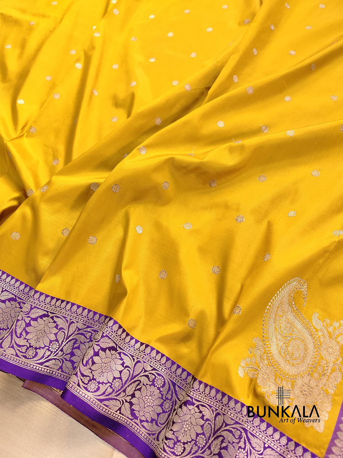 Mustard Yellow Koniya Kadwa Buti Handweaved Banarasi Pure Katan Silk Saree
