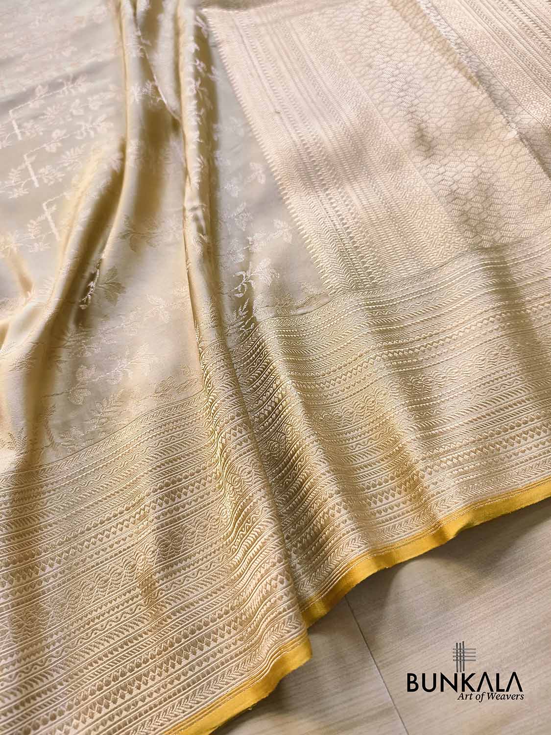 Beige Jamewar Ektara Floral Jaal Handwoven Banarasi Pure Mashru Tissue Silk Saree
