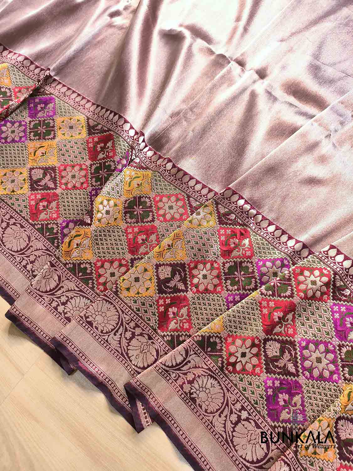 Maroon Big Patola Meenakari Border Kadwa Hand Weaved Plain Banarasi Pure Tissue Silk Saree