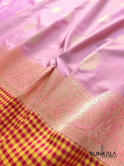 Pastel Pink Checks Border Kadwa Hand Weaved Buta Banarasi Pure Katan Silk Saree