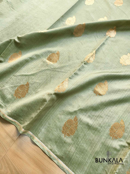 English Green Antique Zari Kadwa Handweaved Buta Banarasi Pure Chiniya Silk Borderless Saree