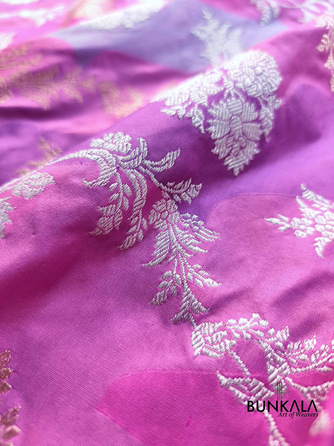 Gazri Pink Rangkat Floral Jaal Geometric Pallu Kadwa Handweaved Banarasi Pure Katan Silk Saree