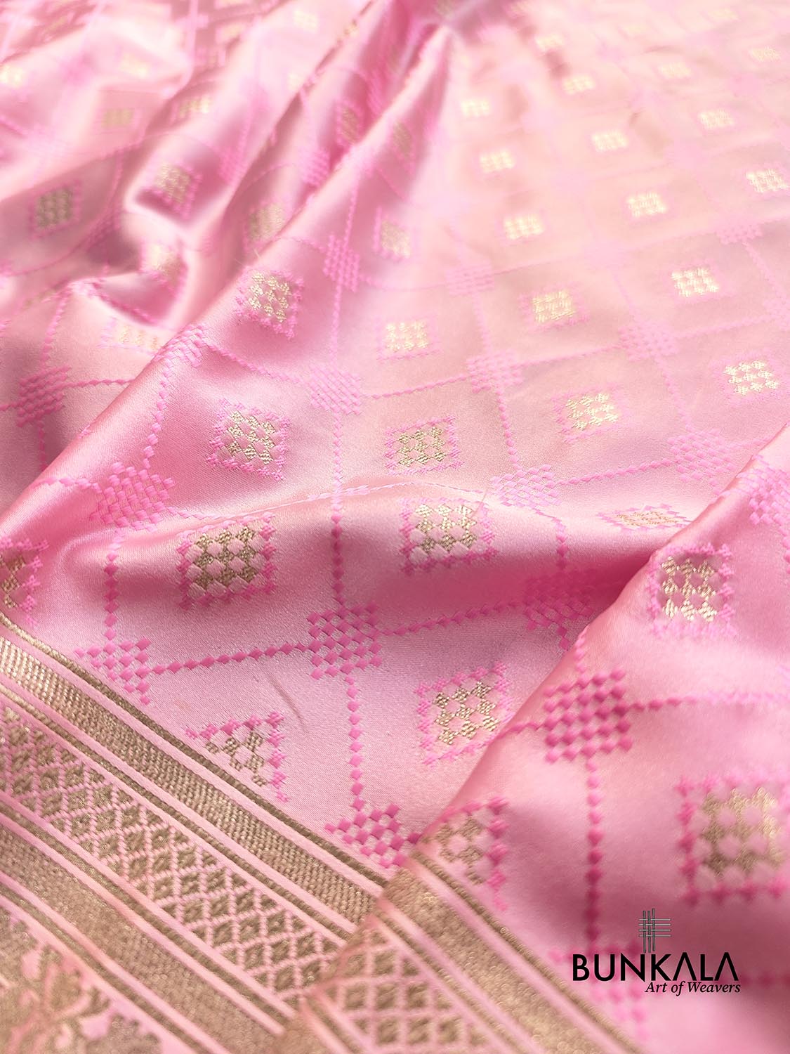 Rose Pastel Pink Jamewar Weaved Geometric Design Banarasi Mashru Silk Saree