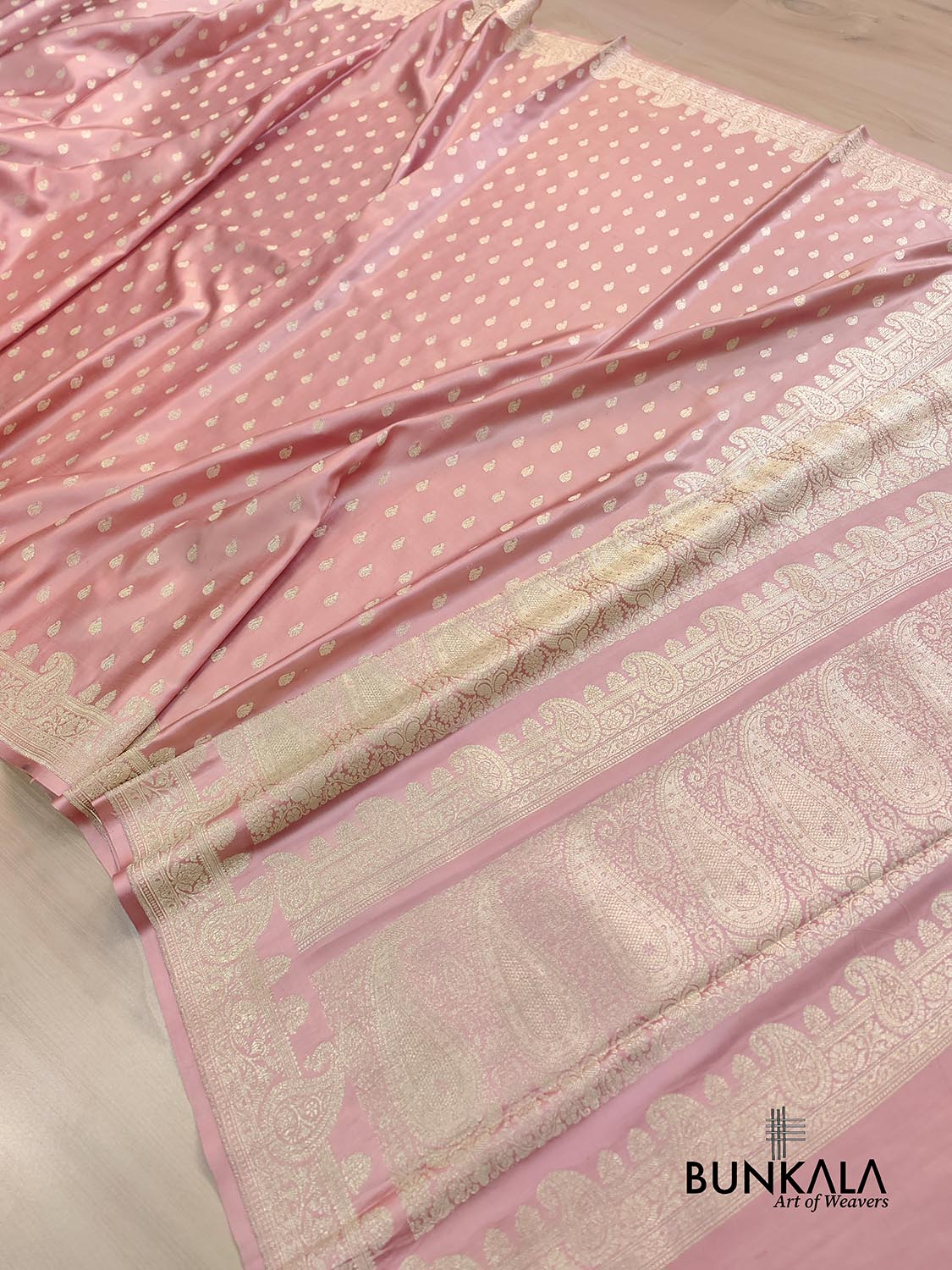 Peach Pink Paisley Border Handloom Banarasi Pure Mashru Satin Saree