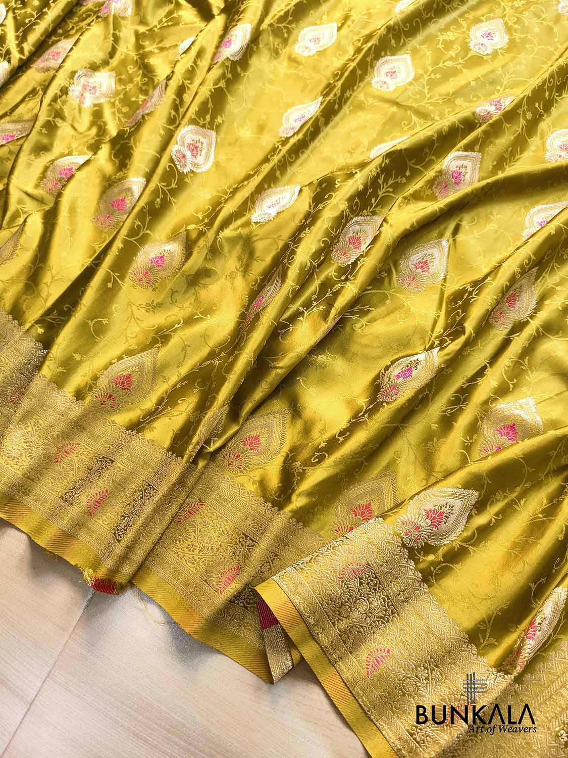 Greenish Yellow Meenakari Buta Banarasi Mashru Silk Saree