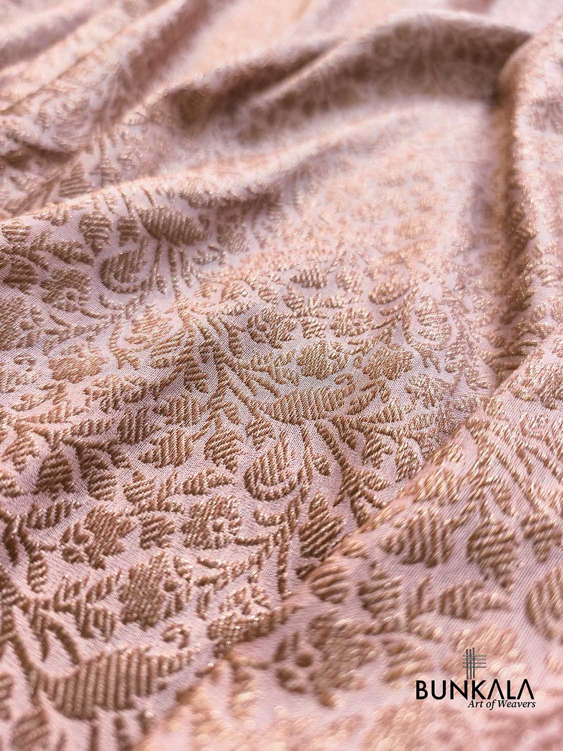 Peach Pink Brocade Antique Zari Weaved Banarasi Resham Silk Saree Floral Border