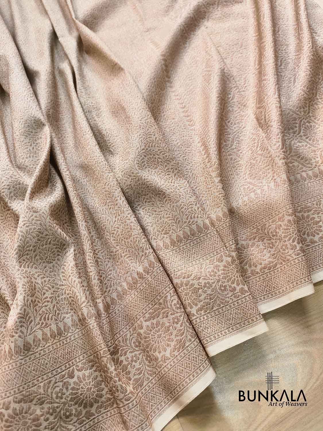 Off White Brocade Antique Zari Weaved Banarasi Resham Silk Saree Floral Border