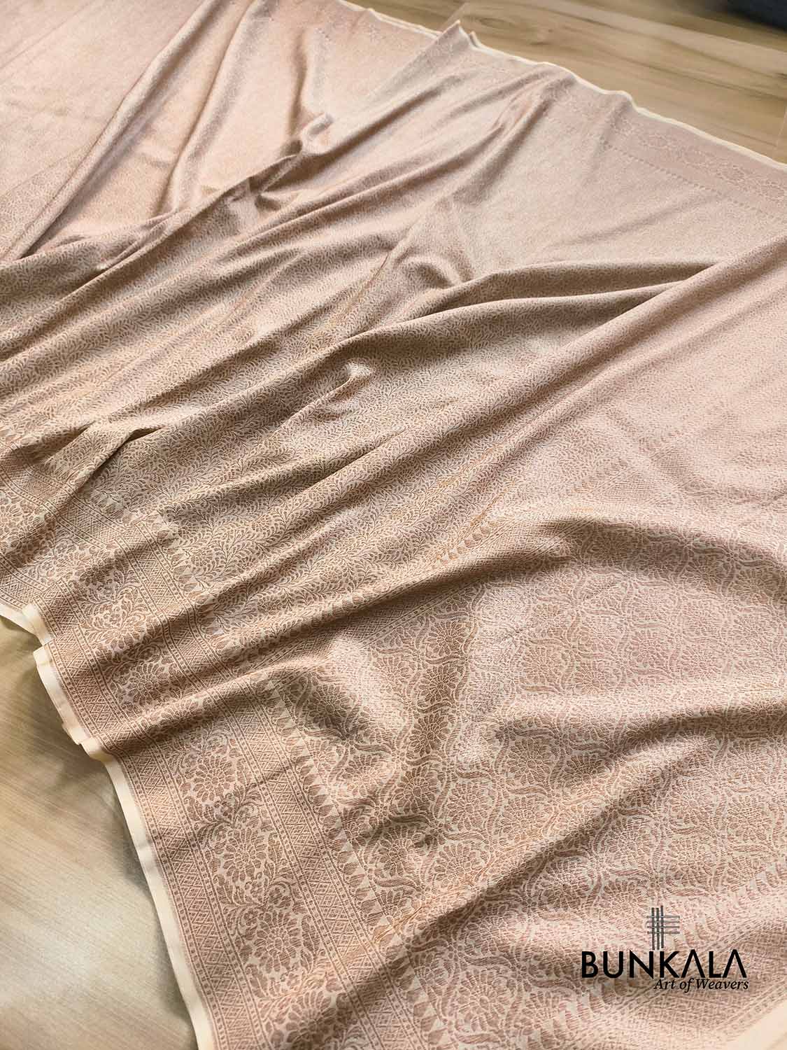 Off White Brocade Antique Zari Weaved Banarasi Resham Silk Saree Floral Border