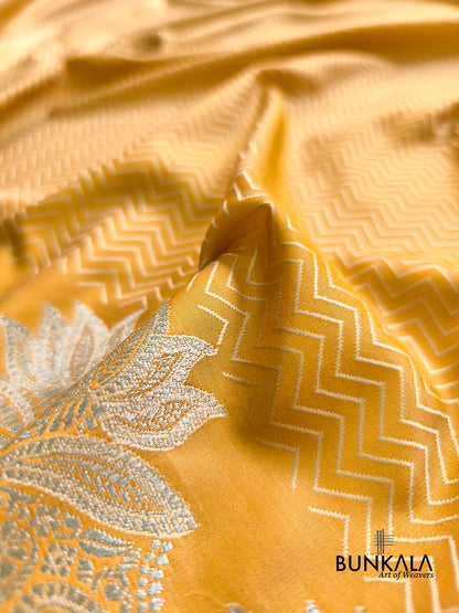 Mustard Yellow Jamewar Weaved Zig Zag Pattern Banarasi Mashru Silk Saree
