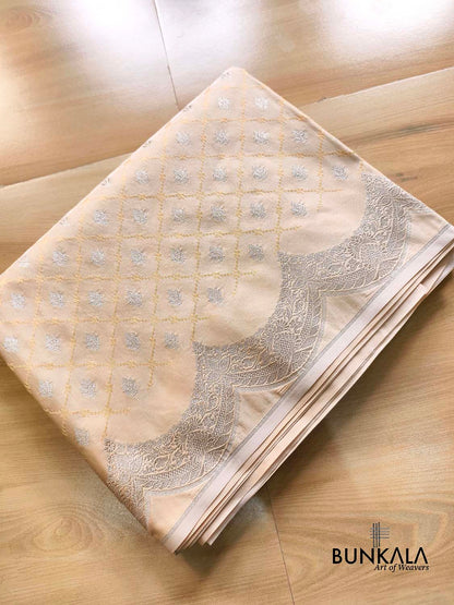 Ivory Scalloped Border Jamewar Weaved Buti Jaal Banarasi Mashru Silk Saree