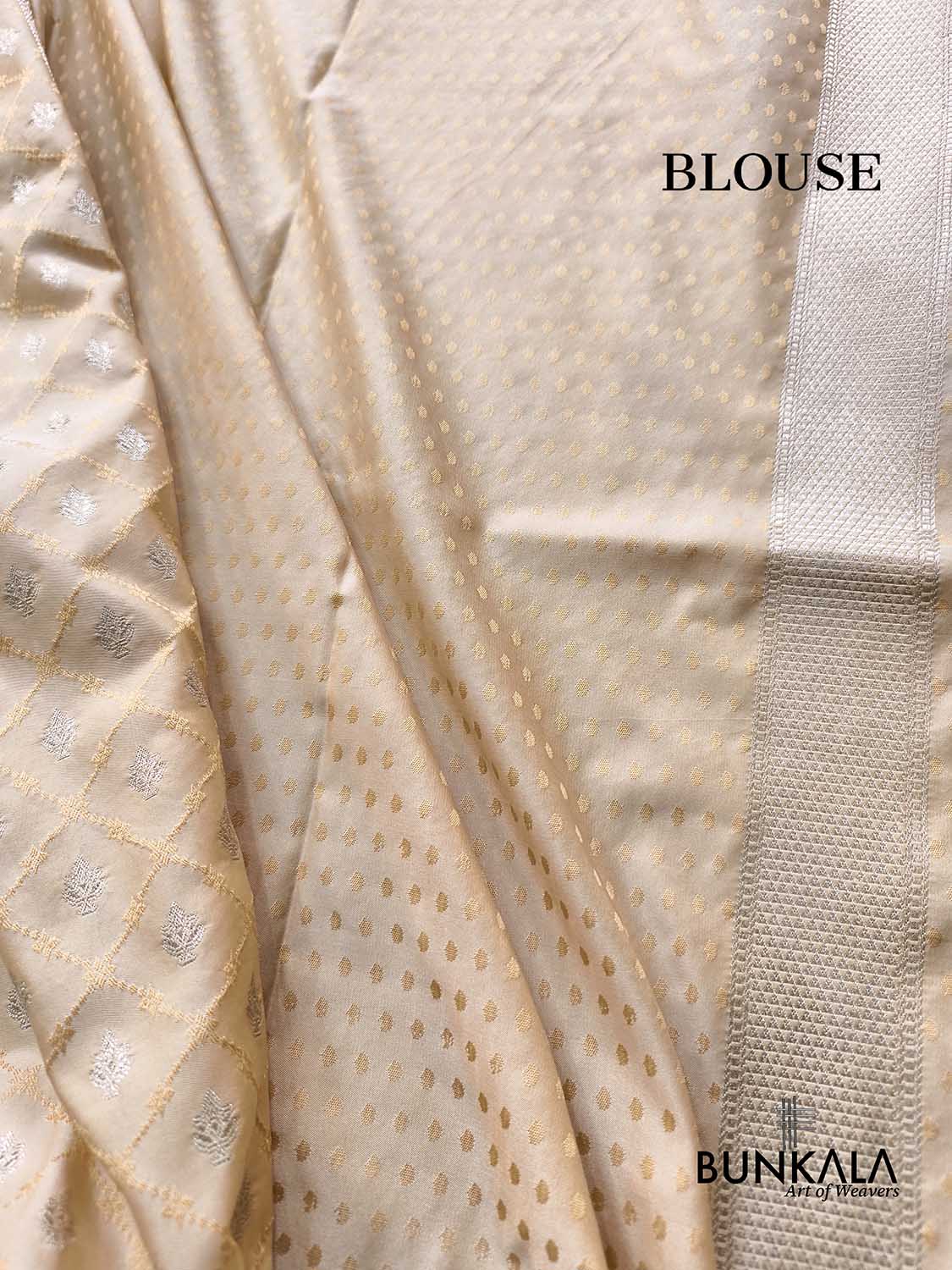 Ivory Scalloped Border Jamewar Weaved Buti Jaal Banarasi Mashru Silk Saree