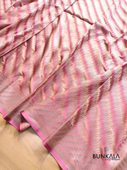 Salmon Pink Jamewar Weaved Geormetric Zig Zag Pattern Banarasi Mashru Silk Saree