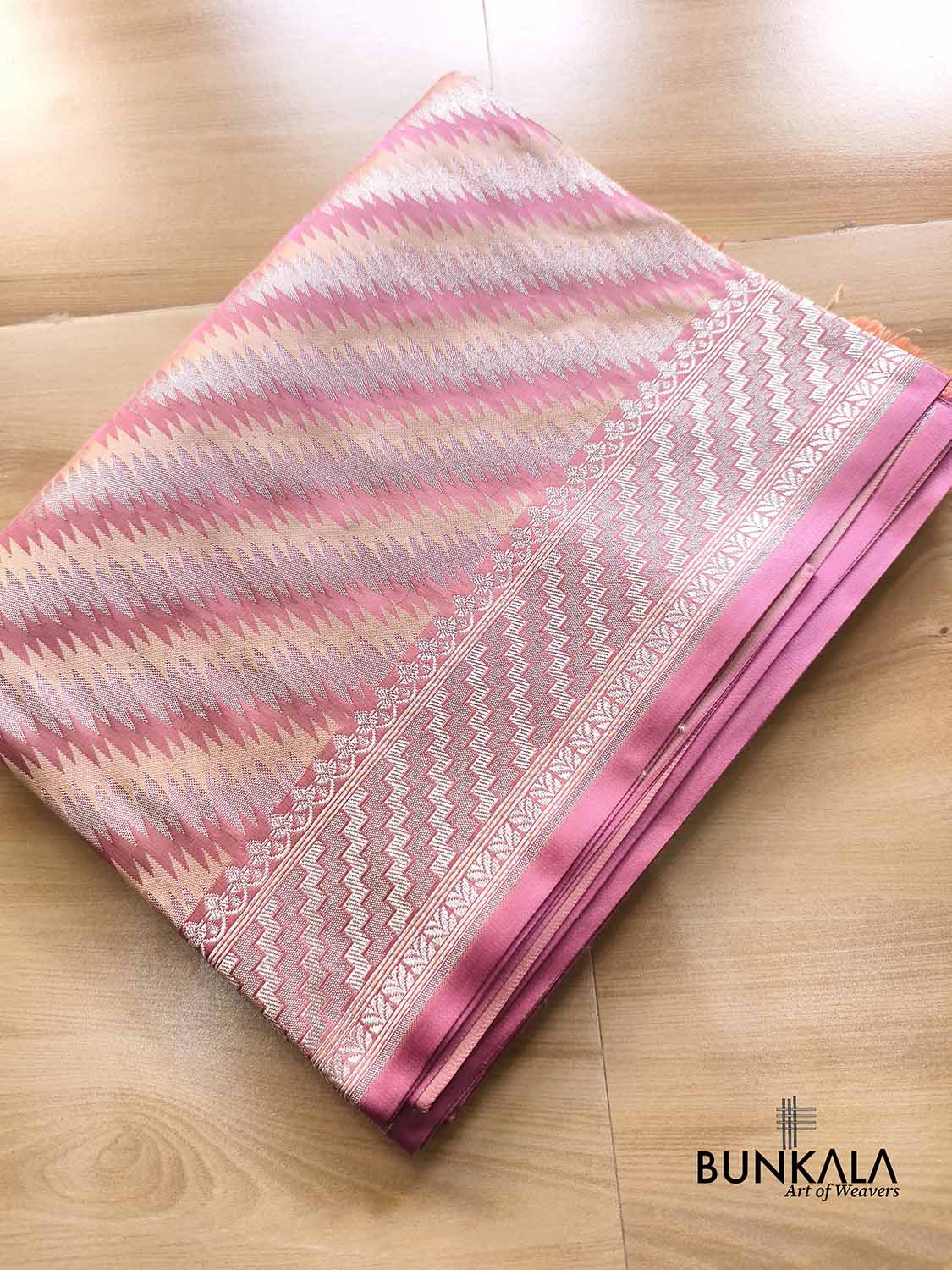 Salmon Pink Jamewar Weaved Geormetric Zig Zag Pattern Banarasi Mashru Silk Saree