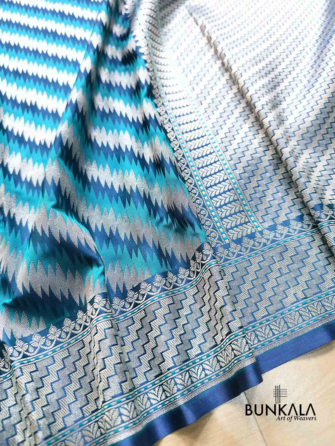 Peacock Blue Jamewar Weaved Geormetric Zig Zag Pattern Banarasi Mashru Silk Saree