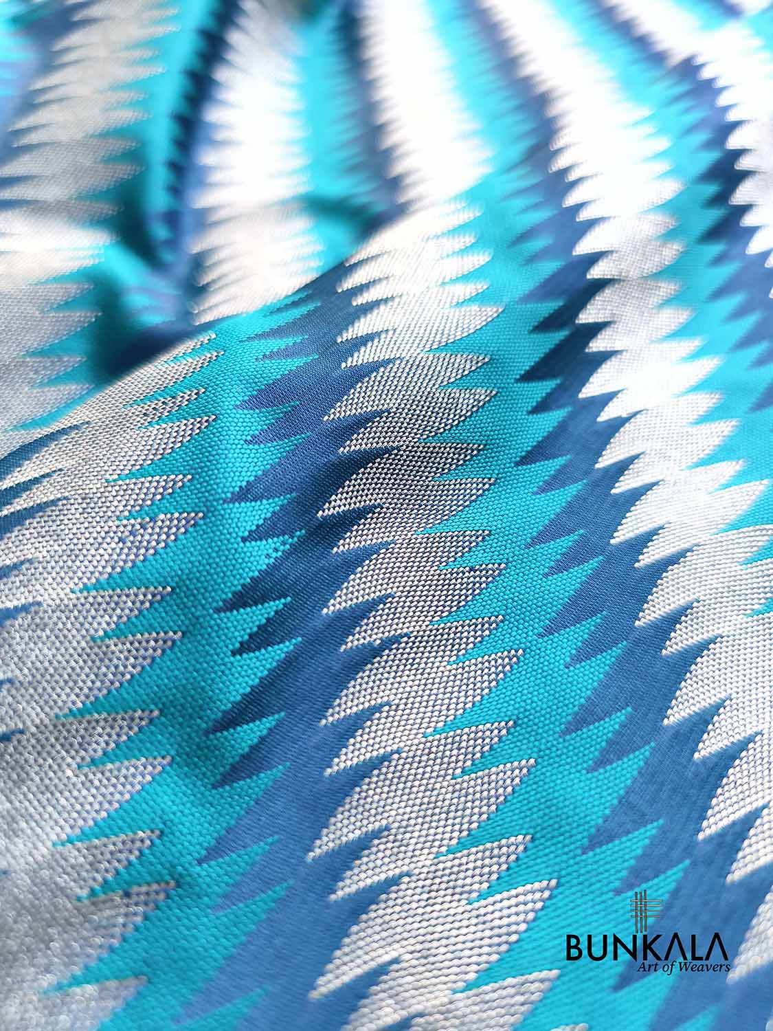Peacock Blue Jamewar Weaved Geormetric Zig Zag Pattern Banarasi Mashru Silk Saree