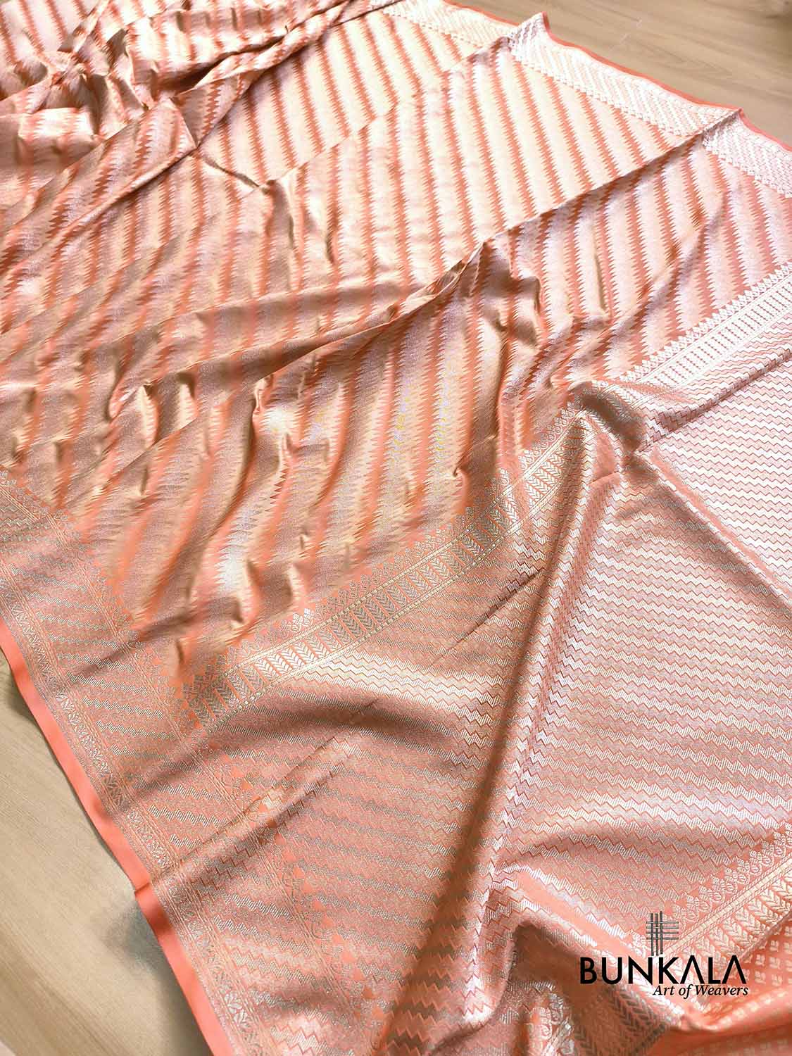 Pastel Peach Jamewar Weaved Geormetric Zig Zag Pattern Banarasi Mashru Silk Saree