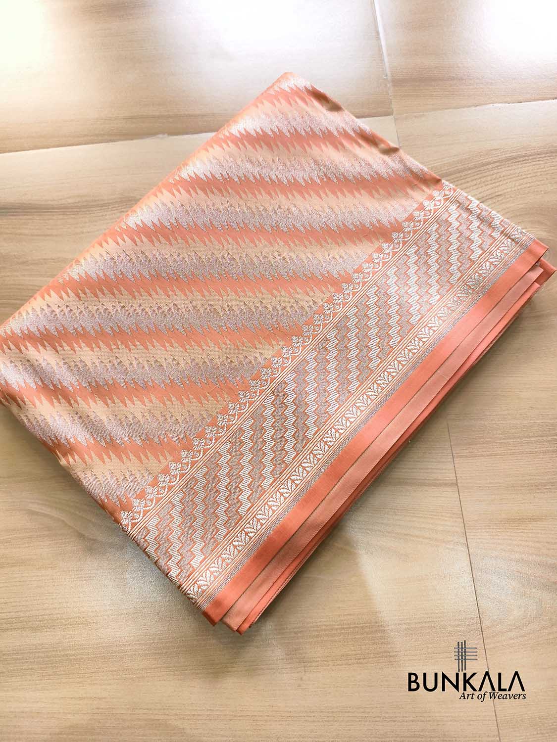Pastel Peach Jamewar Weaved Geormetric Zig Zag Pattern Banarasi Mashru Silk Saree