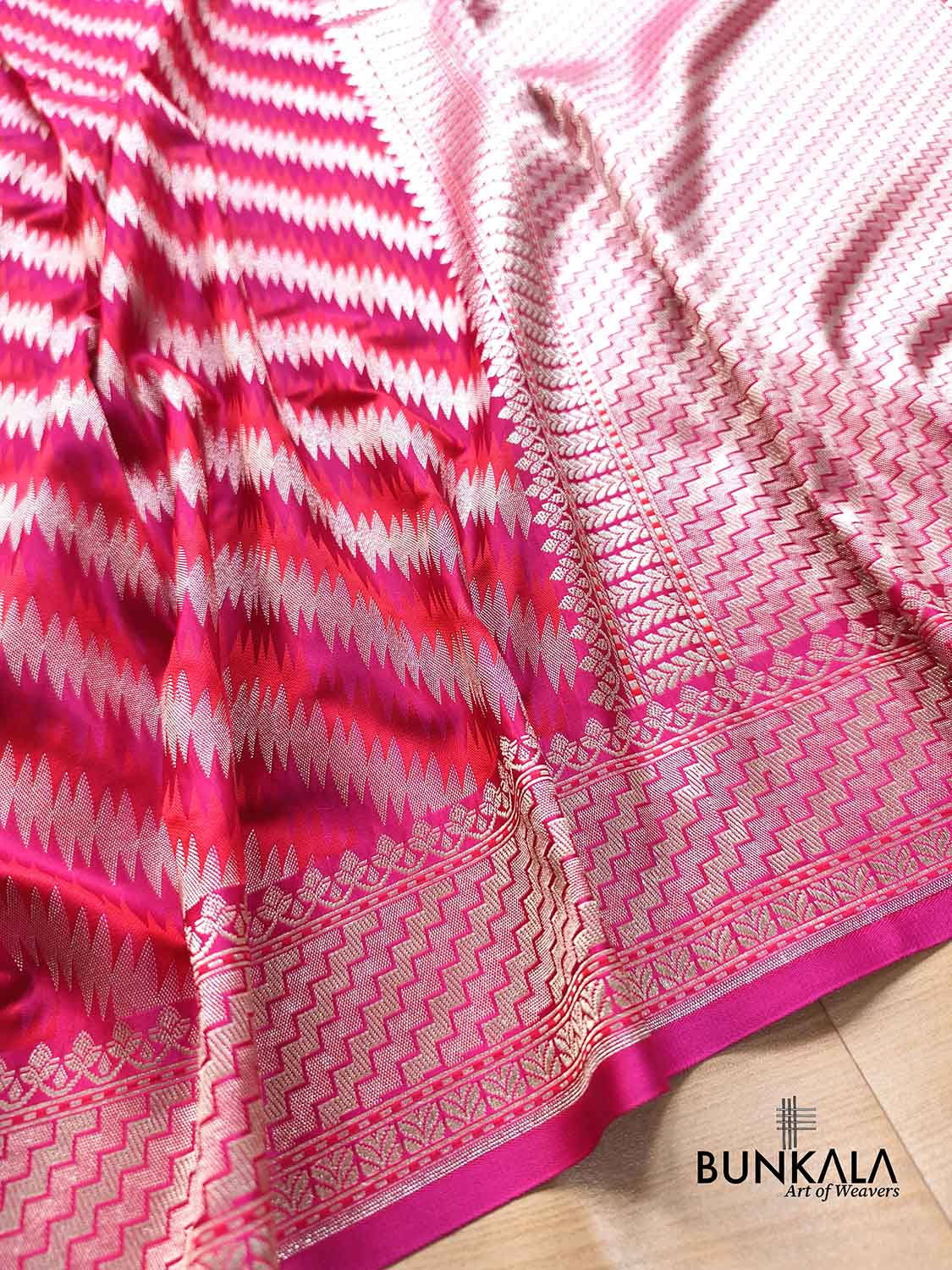 Reddish Pink Jamewar Weaved Geormetric Zig Zag Pattern Banarasi Mashru Silk Saree