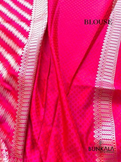Reddish Pink Jamewar Weaved Geormetric Zig Zag Pattern Banarasi Mashru Silk Saree