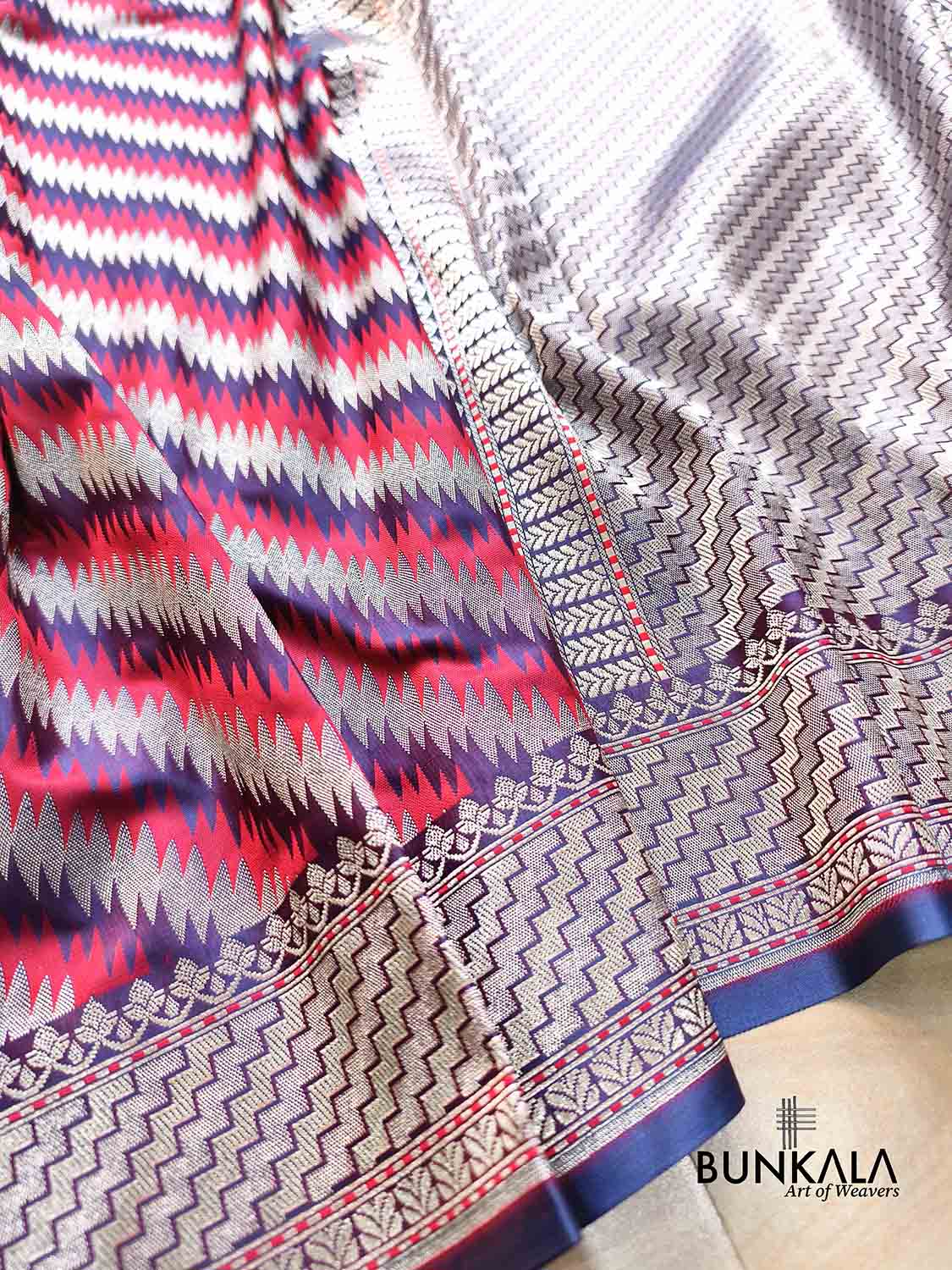 Purple Jamewar Weaved Geormetric Zig Zag Pattern Banarasi Mashru Silk Saree