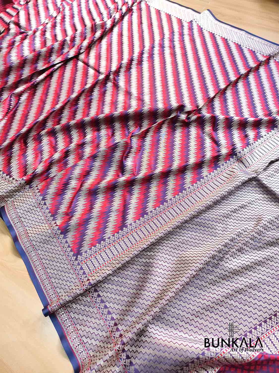 Purple Jamewar Weaved Geormetric Zig Zag Pattern Banarasi Mashru Silk Saree