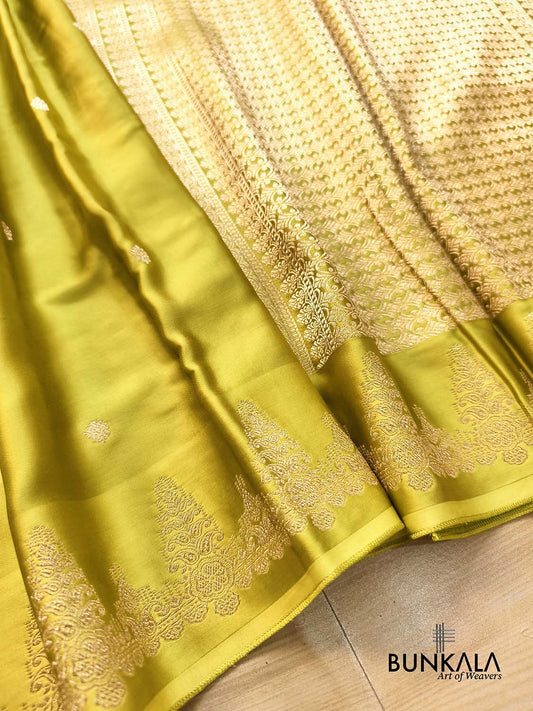 Olive Green Woven Buti Heavy Pallu Konia Border Banarasi Mashru Silk Saree