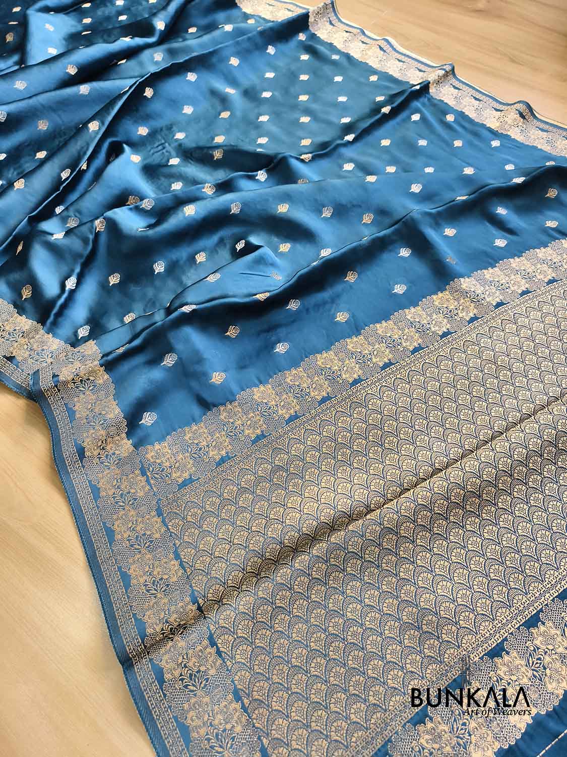 Teal Blue Floral Border Sona Rupa Buti Weaved Heavy Pallu Banarasi Mashru Silk Saree
