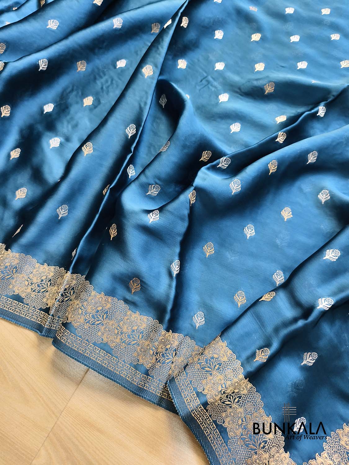 Teal Blue Floral Border Sona Rupa Buti Weaved Heavy Pallu Banarasi Mashru Silk Saree