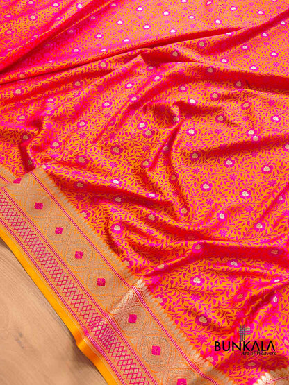Two Tone Pink and Orange Jamewar Weaved Soft Mashru Silk Floral Jaal Design Banarasi Saree