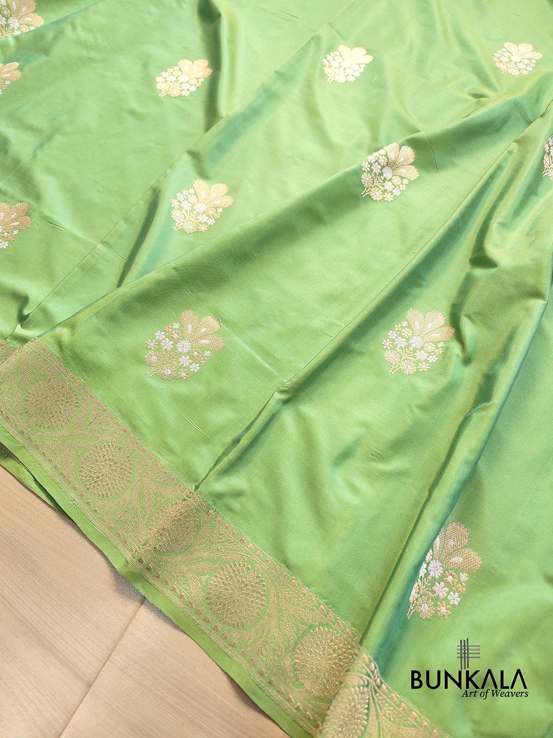 Pastel Green Sona Rupa Buta Hand Kadwa Weaved Banarasi Pure Katan Silk Saree