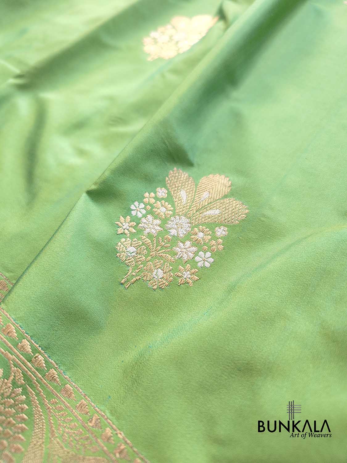 Pastel Green Sona Rupa Buta Hand Kadwa Weaved Banarasi Pure Katan Silk Saree