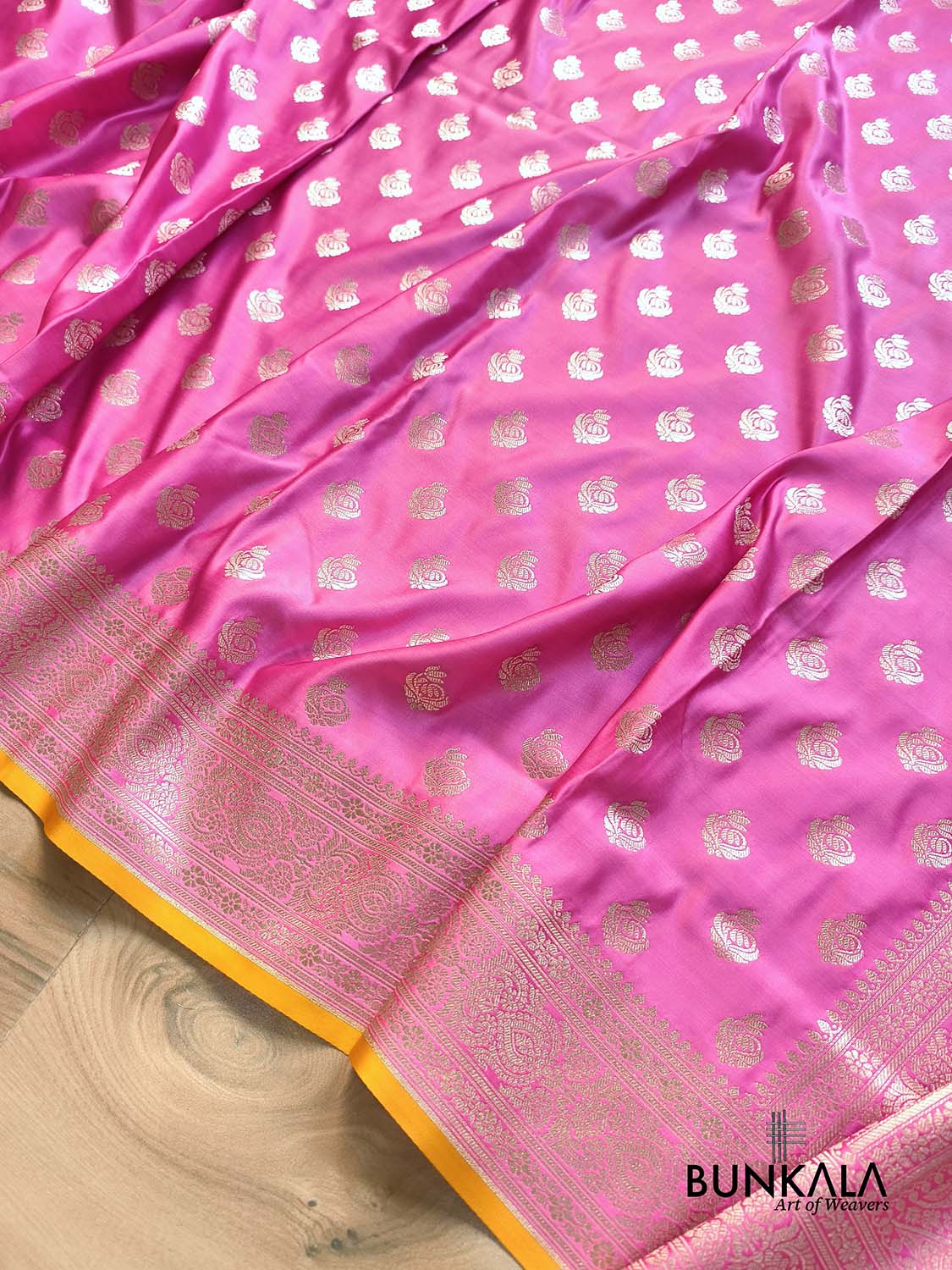 Pink Small Motif Weaved Banarasi Mashru Silk Saree