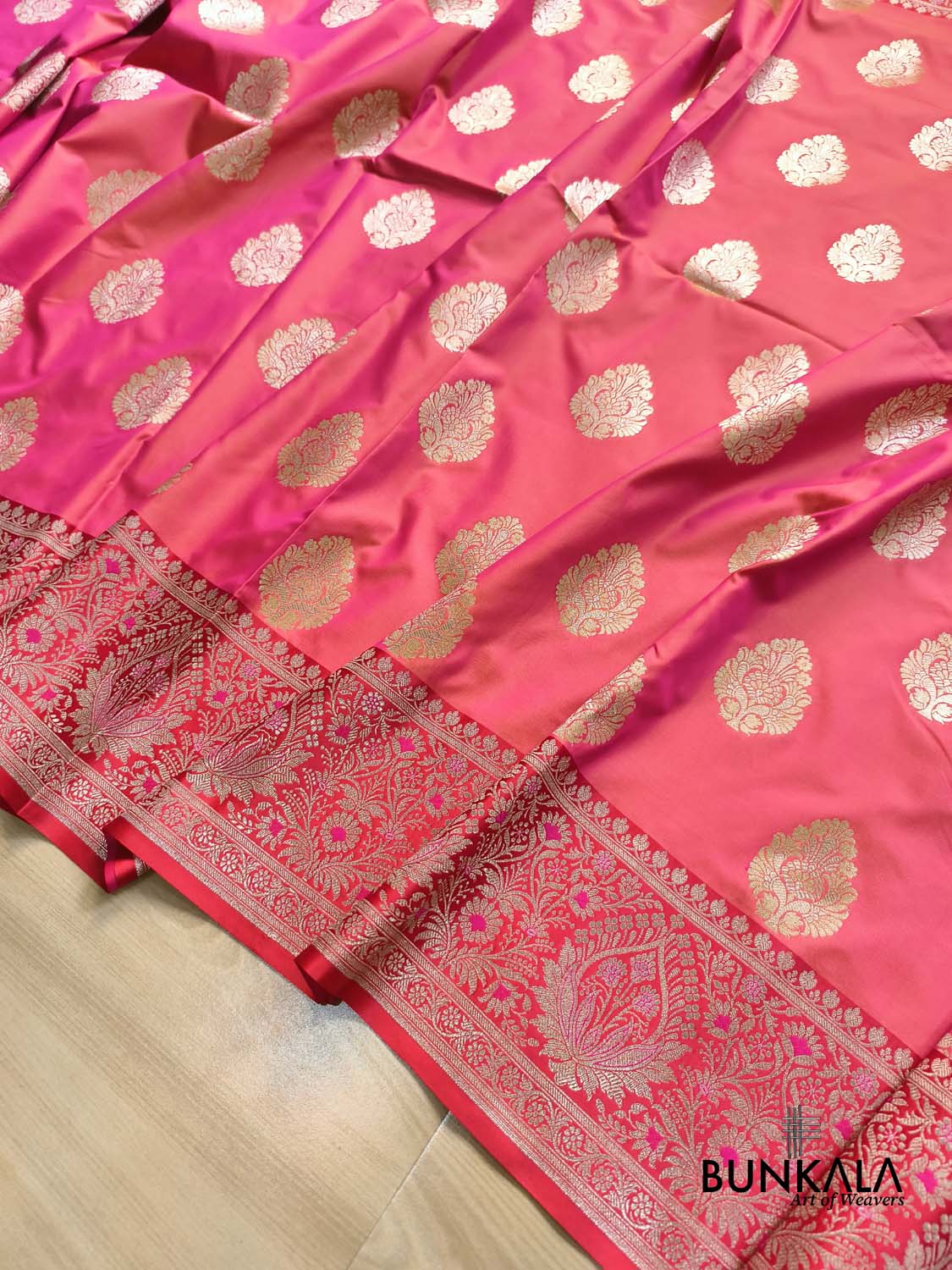 Pink Dual Shaded Traditional Buta Weaved Banarasi Silk Saree