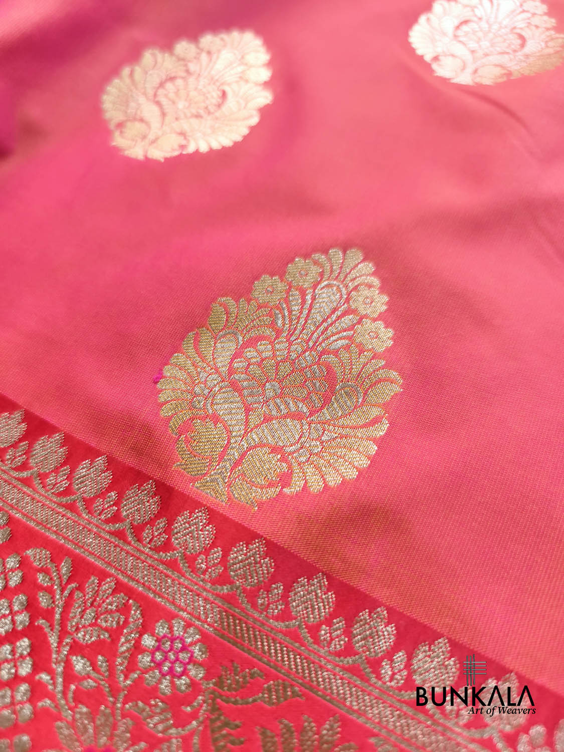 Pink Dual Shaded Traditional Buta Weaved Banarasi Silk Saree
