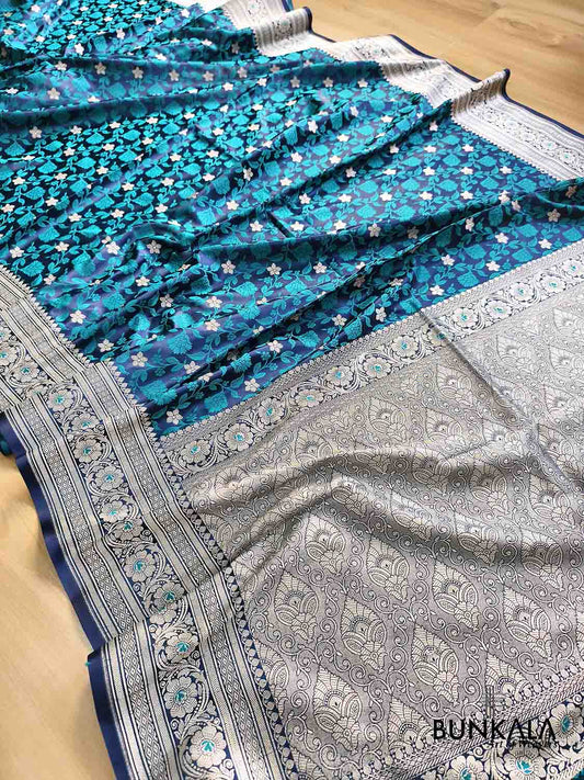 Navy Blue Jamewar Floral Jaal Weaved Banarasi Mashru Silk Saree