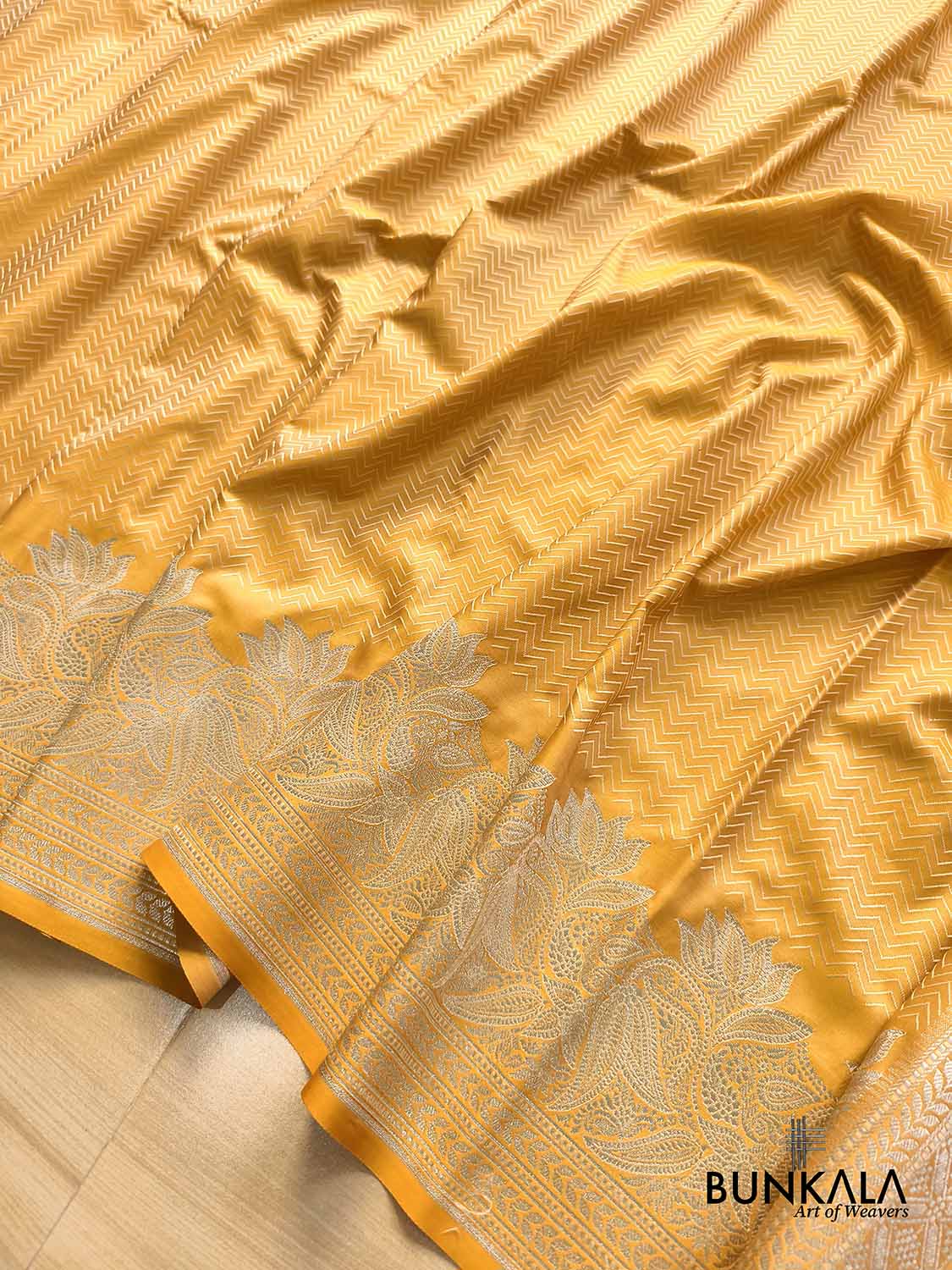 Rich Mustard Yellow Jamewar Chevron Konia Floral Border Weaved Banarasi Mashru Silk Saree