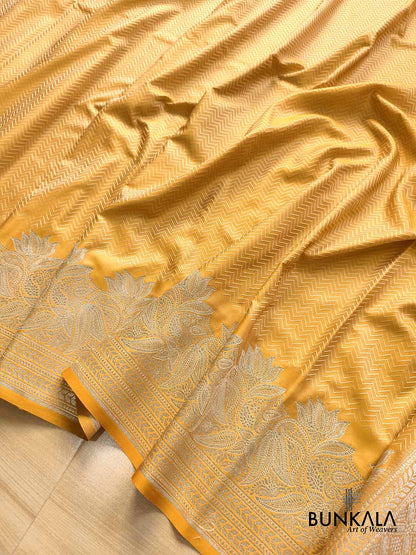 Rich Mustard Yellow Jamewar Chevron Konia Floral Border Weaved Banarasi Mashru Silk Saree