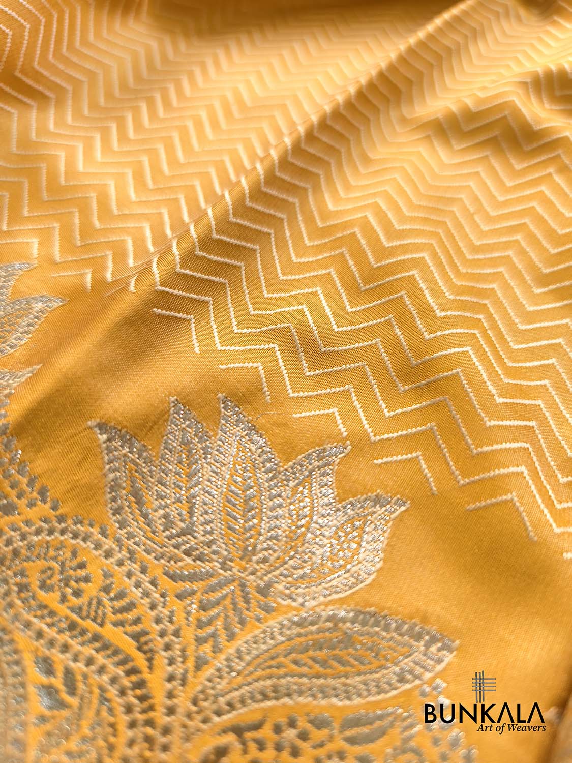 Rich Mustard Yellow Jamewar Chevron Konia Floral Border Weaved Banarasi Mashru Silk Saree
