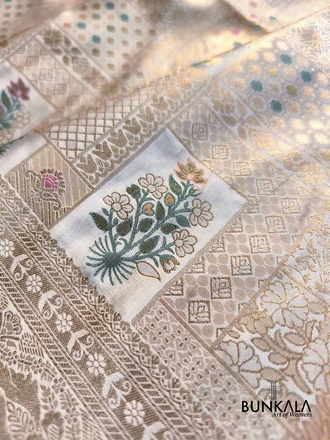 White Flower Brocade Meenakari Weaved Banarasi Mashru Silk Saree