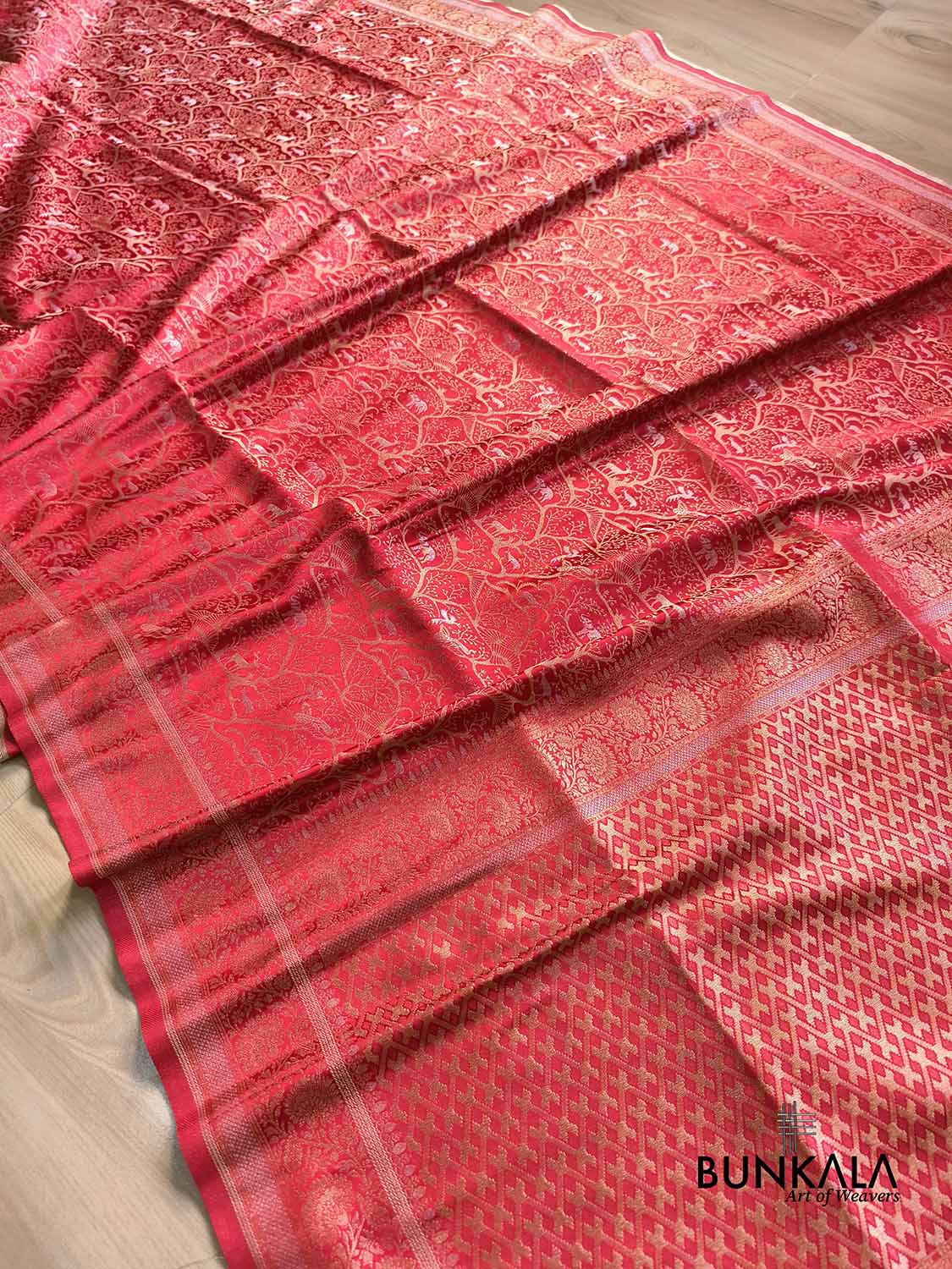 Red Shikargha Sona Rupa Weaved Banarasi Mashru Silk Saree