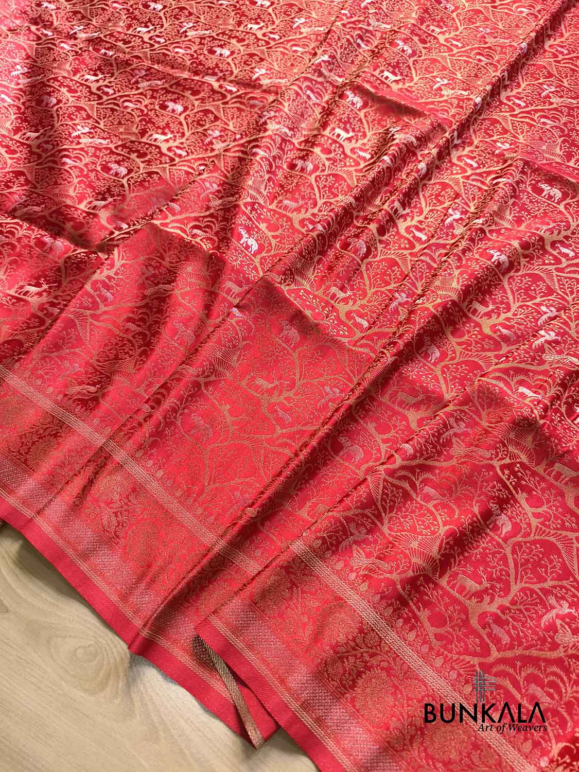 Red Shikargha Sona Rupa Weaved Banarasi Mashru Silk Saree