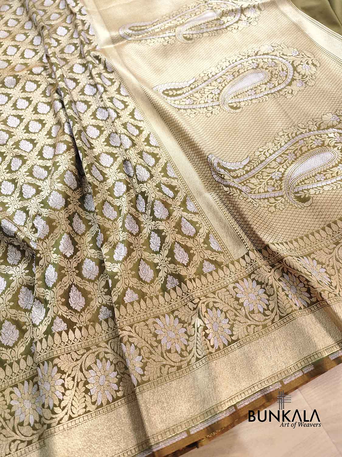 Shop Green Silk Traditional Jaal Banarasi Saree – BUNKALA